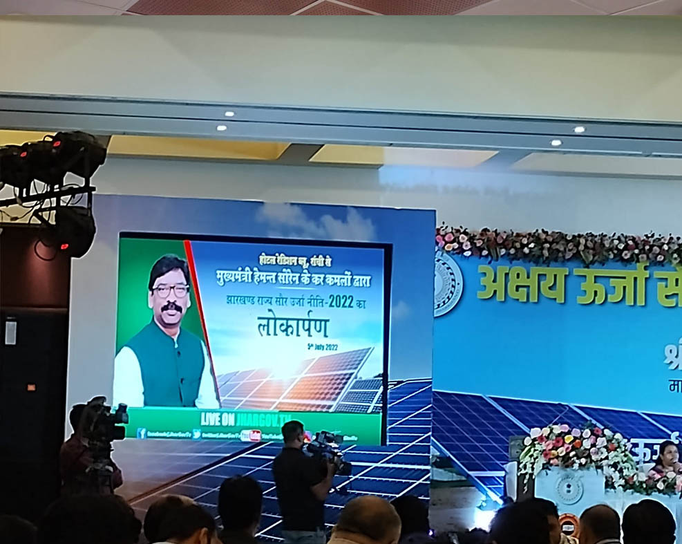 Transforming Healthcare Delivery with Solar Rooftop Systems